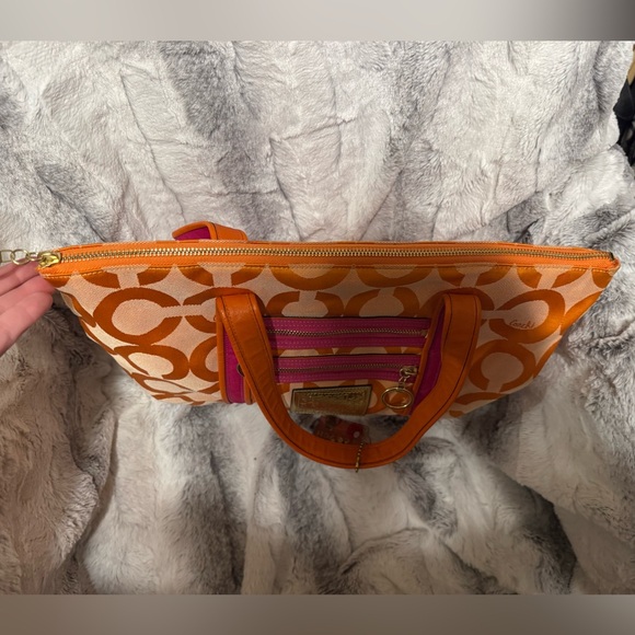 Coach - Orange Poppy Tote - Optic C Print - EUC With two Hangtags - CLEAN - Picture 13 of 14